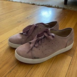Vionic purple sneakers with bow tie laces
